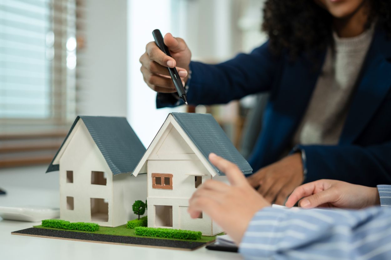 home-insurance-and-real-estate-investment-concept-2024-12-19-19-32-59-utc
